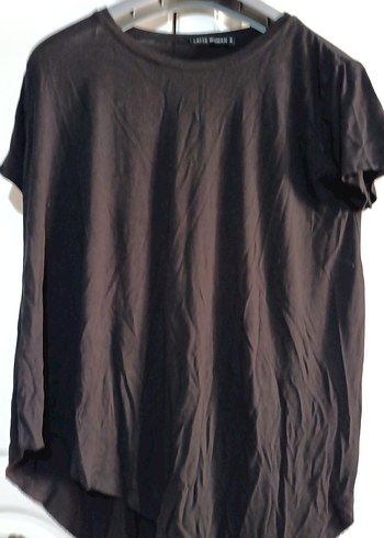 Siyah Dökümlü Tişört - Görsel 2