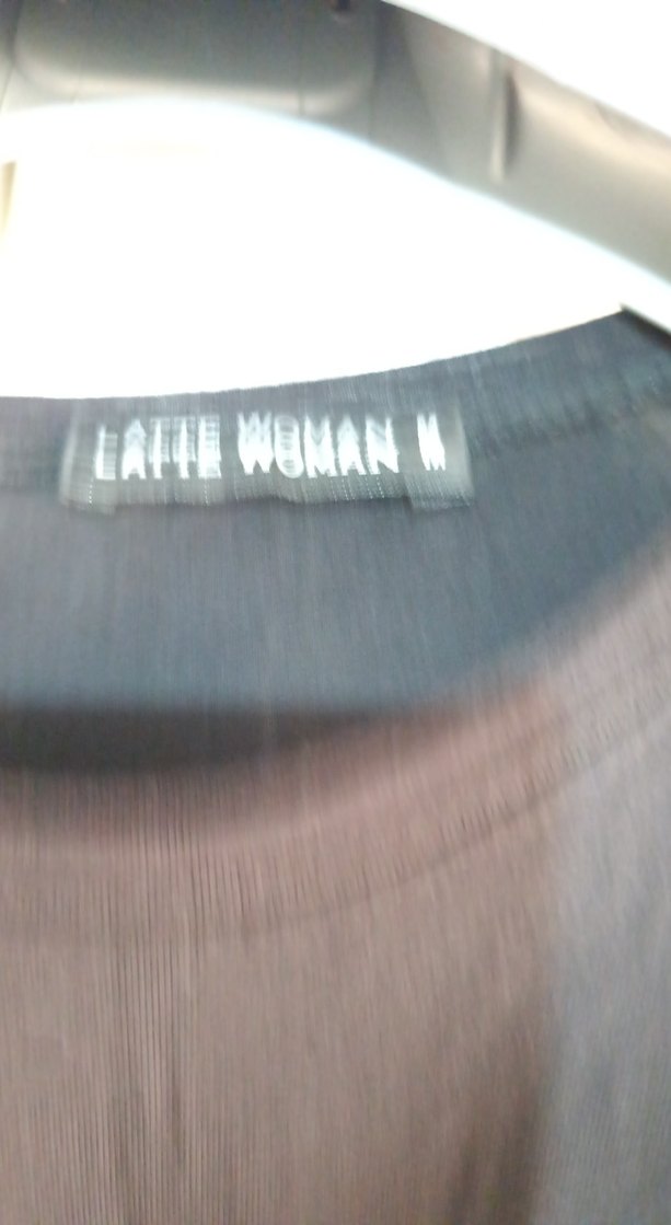 Siyah Dökümlü  Tişört - Görsel 4