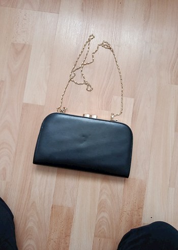 Diğer Zincir Detaylı Siyah Deri Kadın Portföy Çanta