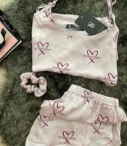 m Beden Victoria secret askılı pijama takımı