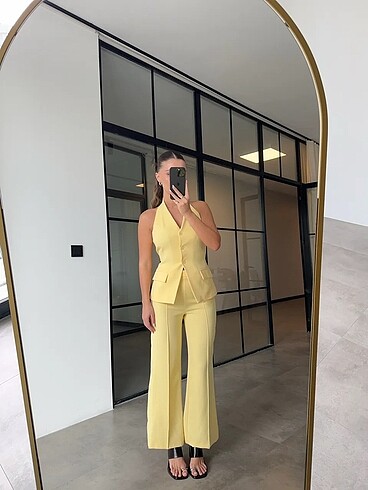 Zara Sarı takım yelekli boyundan bağlamalı