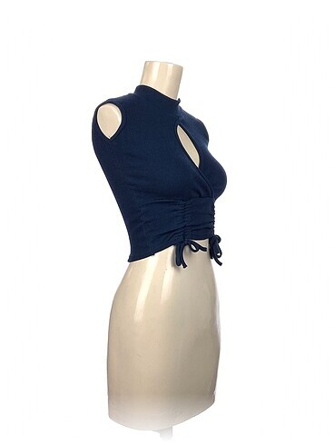 Diğer PreLoved T-shirt %70 İndirimli.