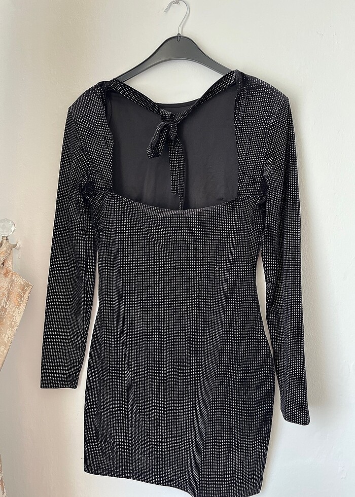 Mango sırt dekolteli abiye - Görsel 4