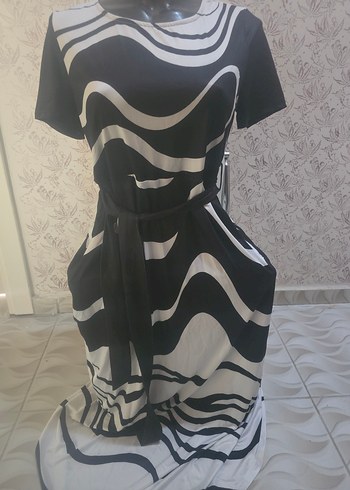 40 Beden siyah Renk Zebra Desenli Drapeli Elbise