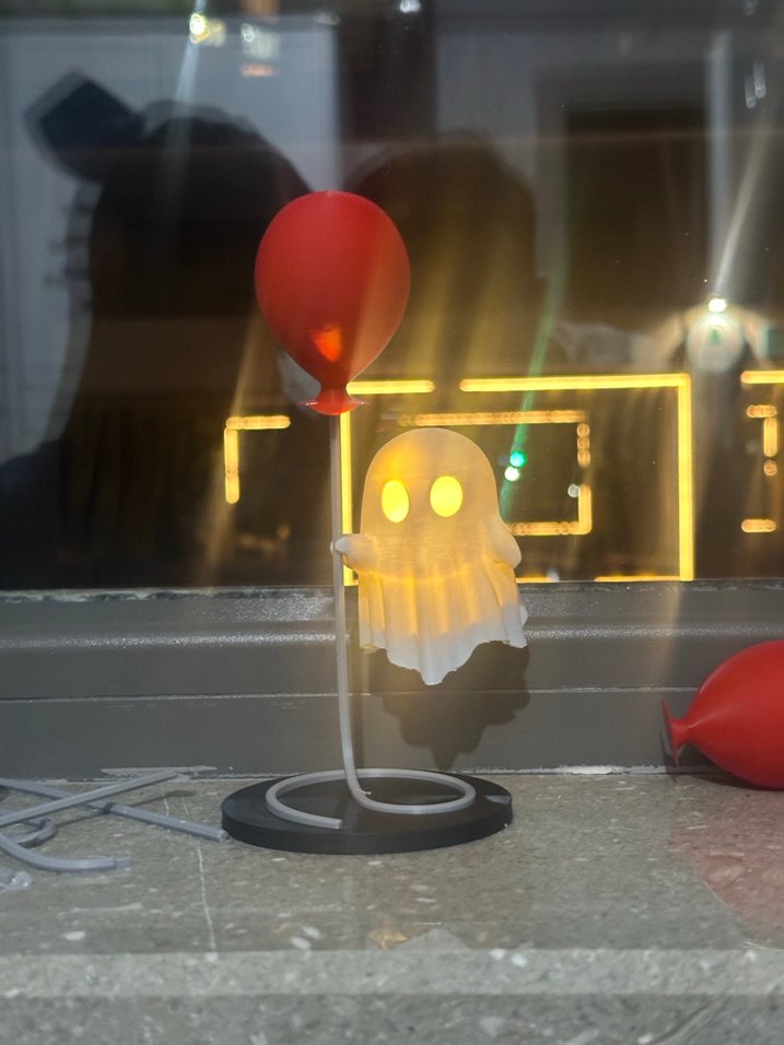 Kırmızı Balonlu Hayalet Masa Lambası - Görsel 3