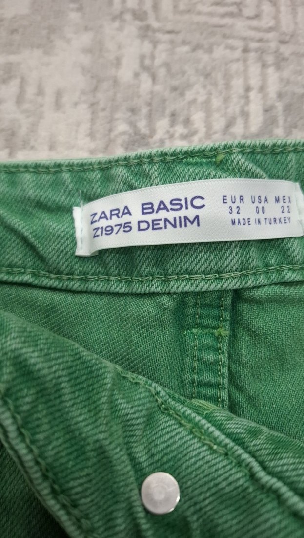 Yeşil İşlemeli Kemerli Kısa Kot Şort - Görsel 2