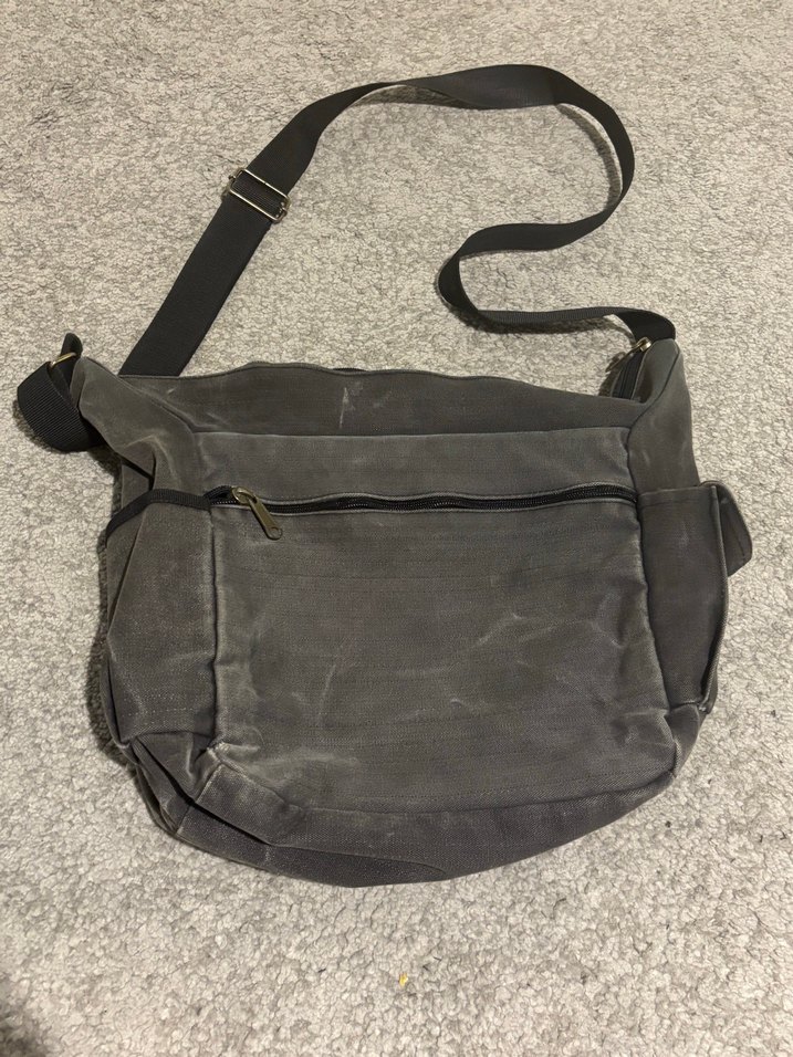 Gri Postacı Çantası - Görsel 2