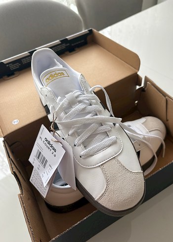 Adidas Sneaker