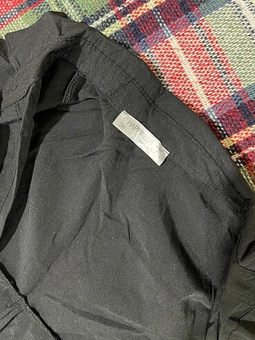 36 Beden butik ürünü siyah gömlek