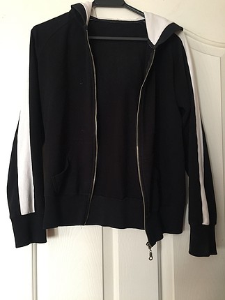 siyah kapüşonlu ceket