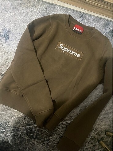 Supreme sweatshirt