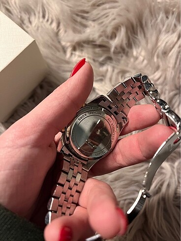 Beden Micheal kors saat