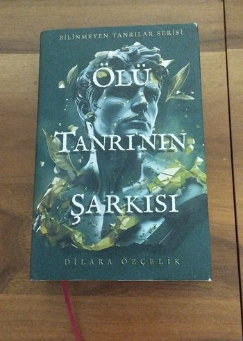 Ölü Tanrının Şarkısı ciltli - Bilinmeyen Tanrılar Serisi