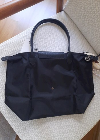  Beden siyah Renk Longchamp Large Charmlı çanta