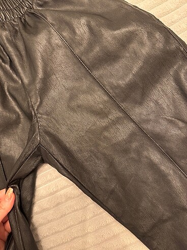 xs Beden siyah Renk Bershka deri pantolon
