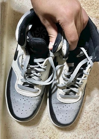 Az Kullanılmış Orijinal Nike Court Vision Mid
(40 Numara) - Görsel 2