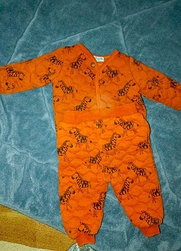 Bebek eşofman takımı