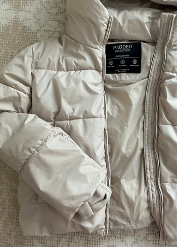 Stradivarius Stradivarius Bej Kapüşonlu Puff Mont