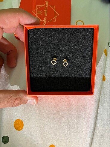 Beden sarı Renk Leaf Fine Jewelry 18 Ayar Altın Pırlanta Küpe (Sertifikalı)