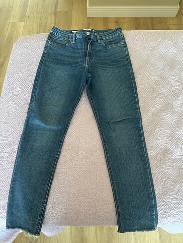 mango dar jean