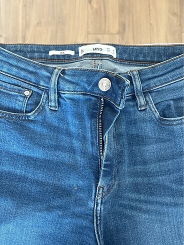 Mango mango dar jean