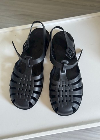Siyah Tokalı Minimalist Kadın Sandalet
