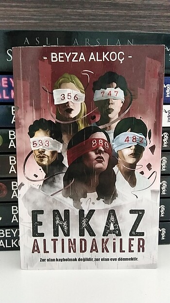 Enkaz Altındakiler 