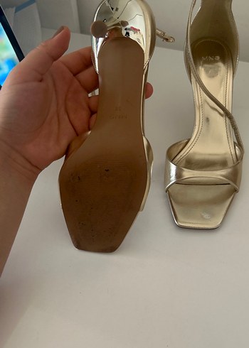 38 Beden altın Renk Kadın Altın Stiletto Topuklu Sadece Davette İki Saat Kullandım