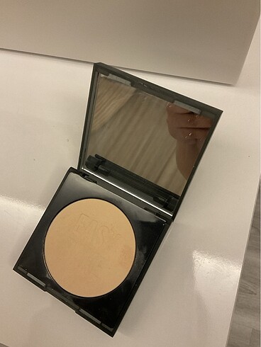 Huda Beauty Huda Beauty Pudra