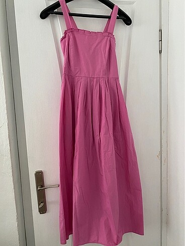 Pembe uzun elbise