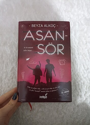 Ciltli Beyza Alkoç Asansör