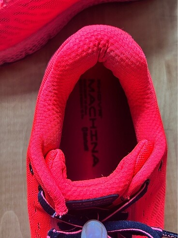 44 Beden kırmızı Renk Under Armour Machina
