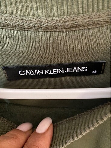 m Beden Calvin klein sweartshirt
