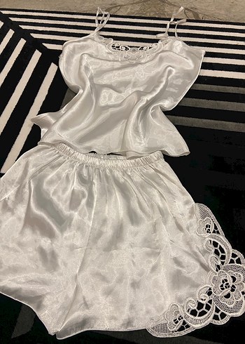s Beden beyaz Renk Saten pijama takımı