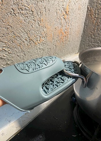 Yılan Desenli Gri Fırın Eldiveni - Görsel 2