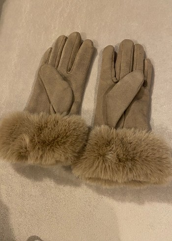 Kürk Detaylı Süet Bej Kadın Eldiven - Görsel 3
