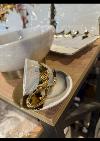 Beyaz ve Altın Detaylı Mermer Desenli Fincan 6 kışlık porselen - Görsel 3