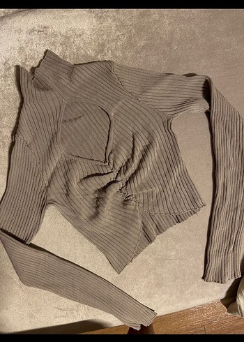 Bej V Yaka Uzun Kollu Crop Top 1 kez giyildi - Görsel 4