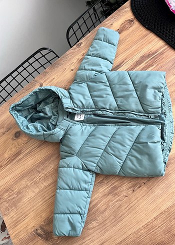 Kapüşonlu Erkek Çocuk Mont - Görsel 2