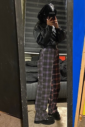 RAGGED JEANS