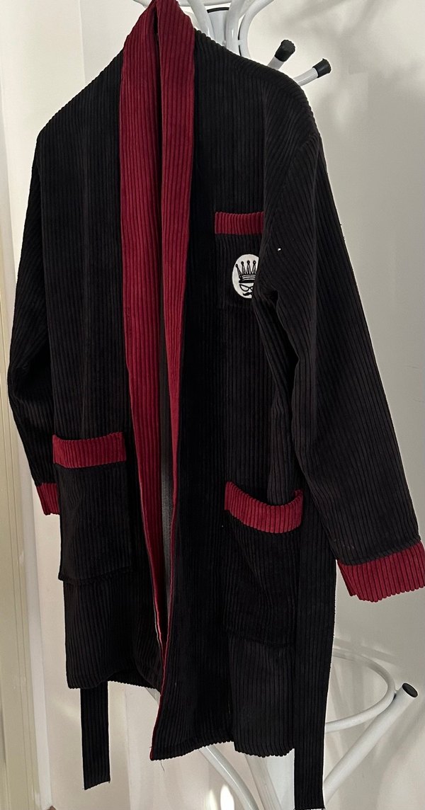 Bordo Detaylı Siyah Kadife sabahlık - Görsel 4