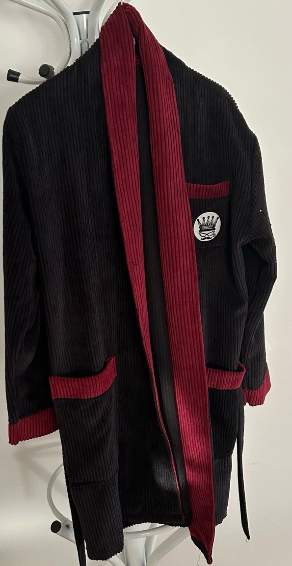 Bordo Detaylı Siyah Kadife sabahlık - Görsel 3