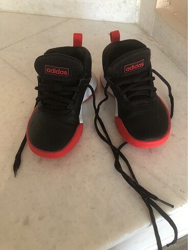 Adidas spor ayakkabı