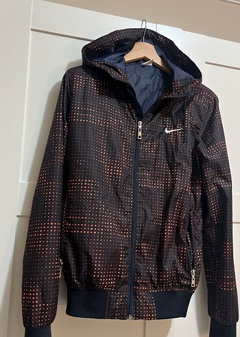 Nike Siyah Kapusonlu Hafif Ceket