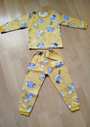 5 Yaş Beden Yeni gibi bir defa giyildi kış için ideal yumuşacık pijama takım