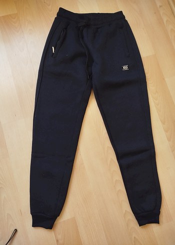 Sıfır gibi bir defa giyildi cepleri fermuarlı çok kalın eşofman - Görsel 3