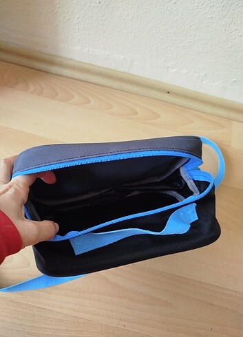 İbag marka erkek çocuk beslenme çantası çok iyi durumda 25x20 cm - Görsel 5