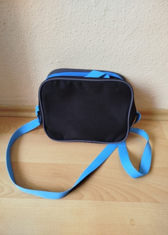 İbag marka erkek çocuk beslenme çantası çok iyi durumda 25x20 cm - Görsel 2