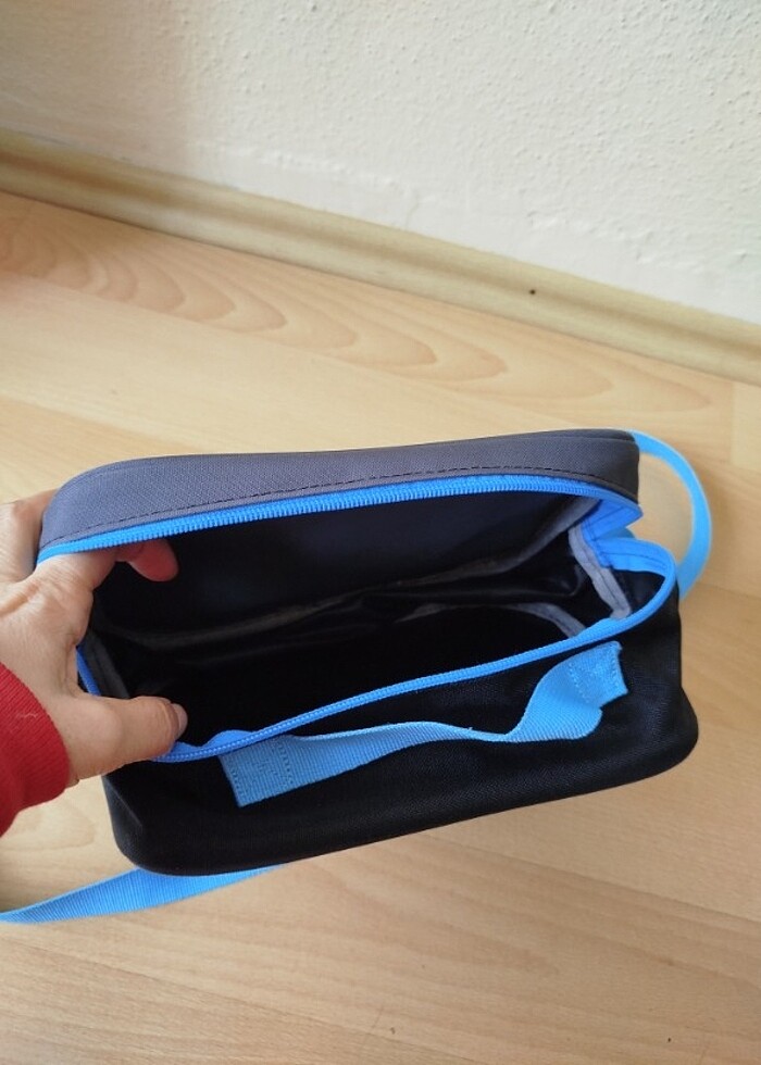 İbag marka erkek çocuk beslenme çantası çok iyi durumda 25x20 cm - Görsel 5