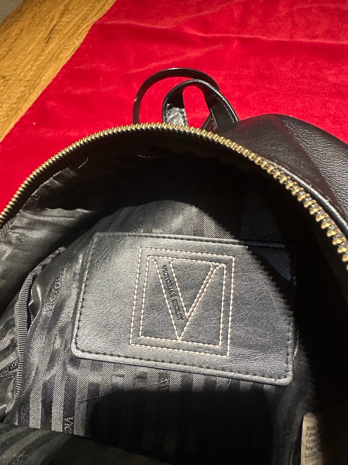 Victoria secret Siyah Deri Sırt Çantası - Görsel 2